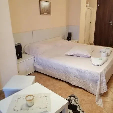 Техеран София Hostel *
